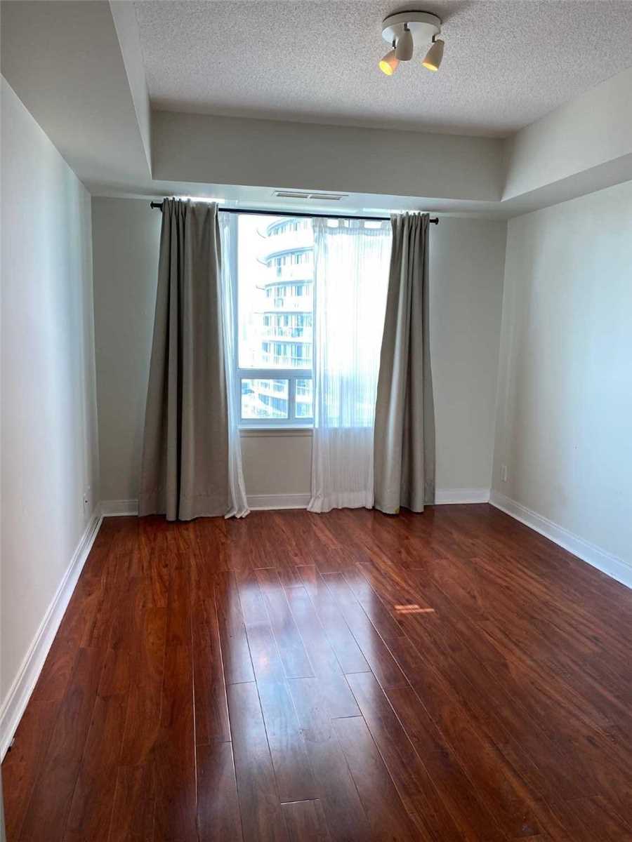 Listing W5967817 - Large Photo # 10