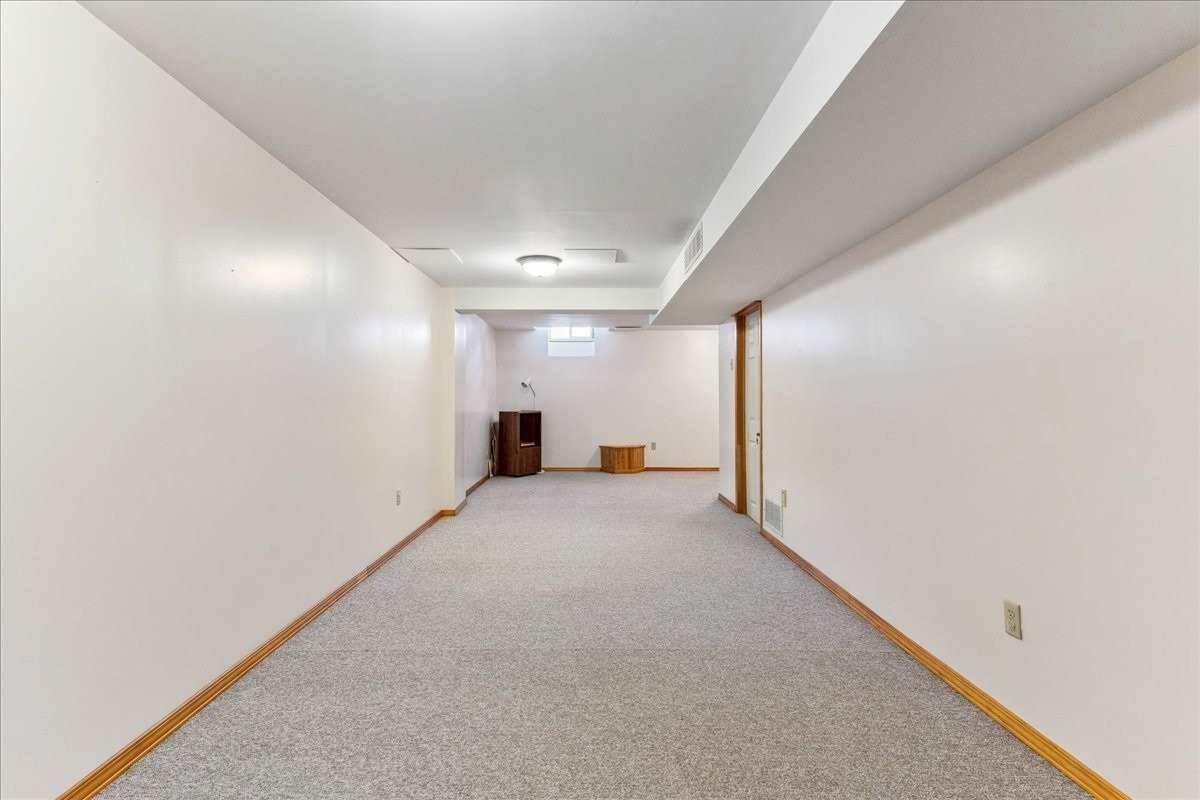Listing W5967875 - Large Photo # 29