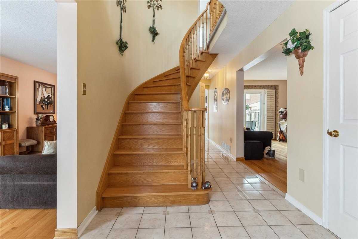 Listing W5967875 - Large Photo # 3