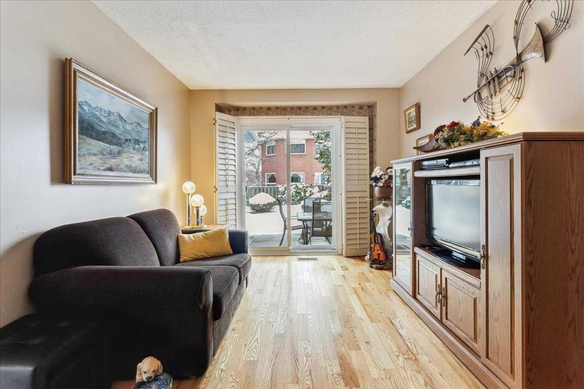 Listing W5967875 - Large Photo # 6