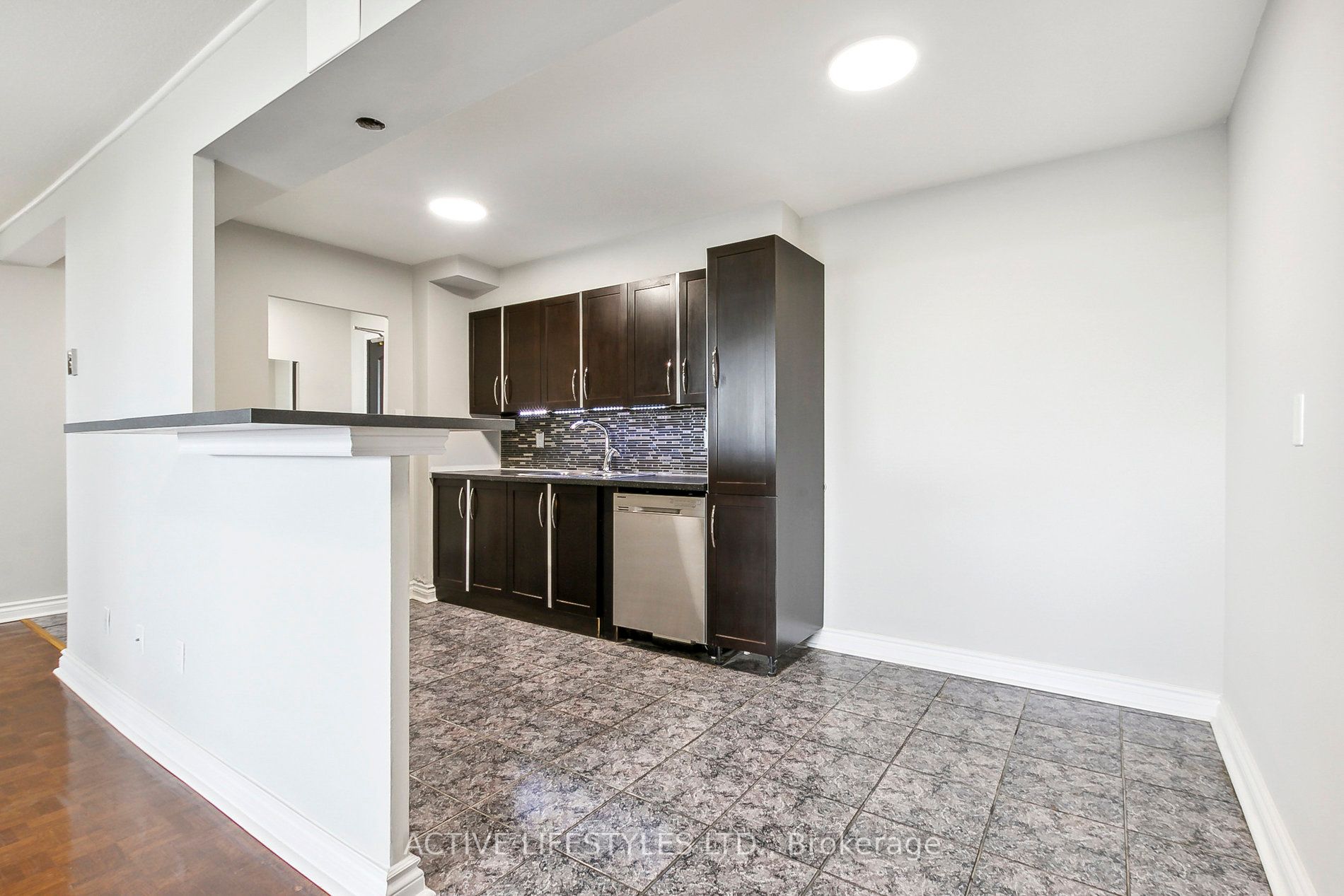 511 The West Mall, #503