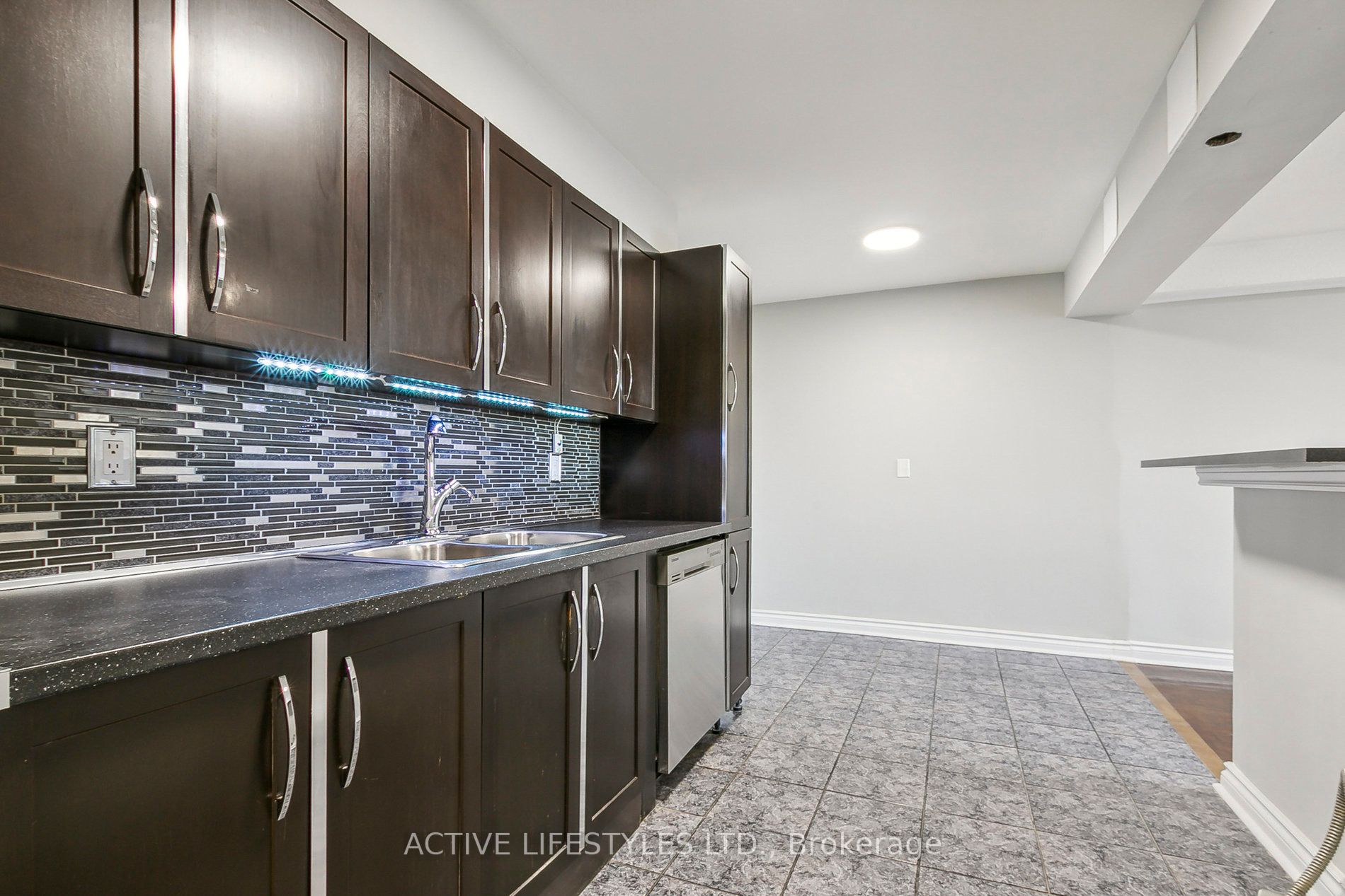 511 The West Mall, #503