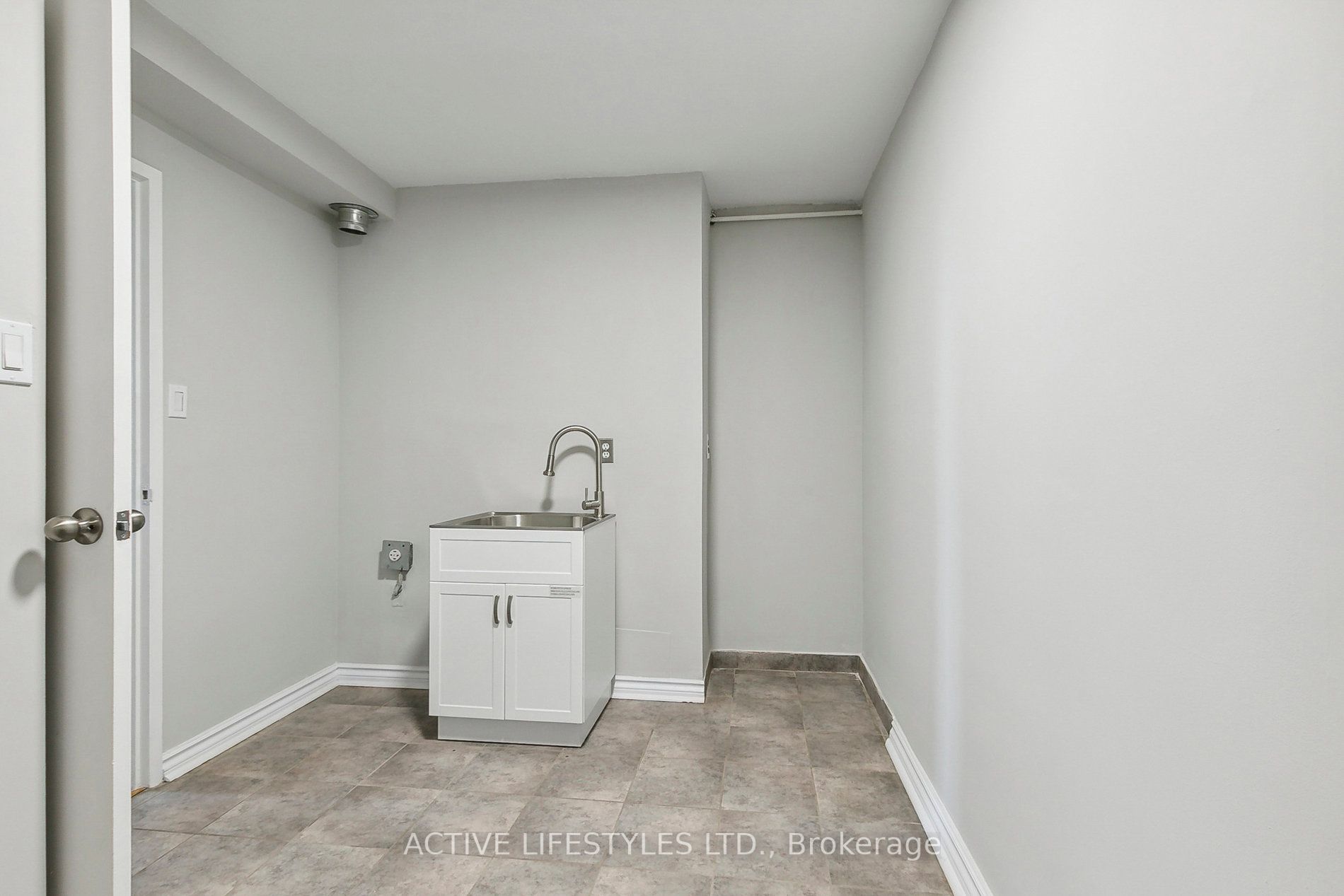 511 The West Mall, #503