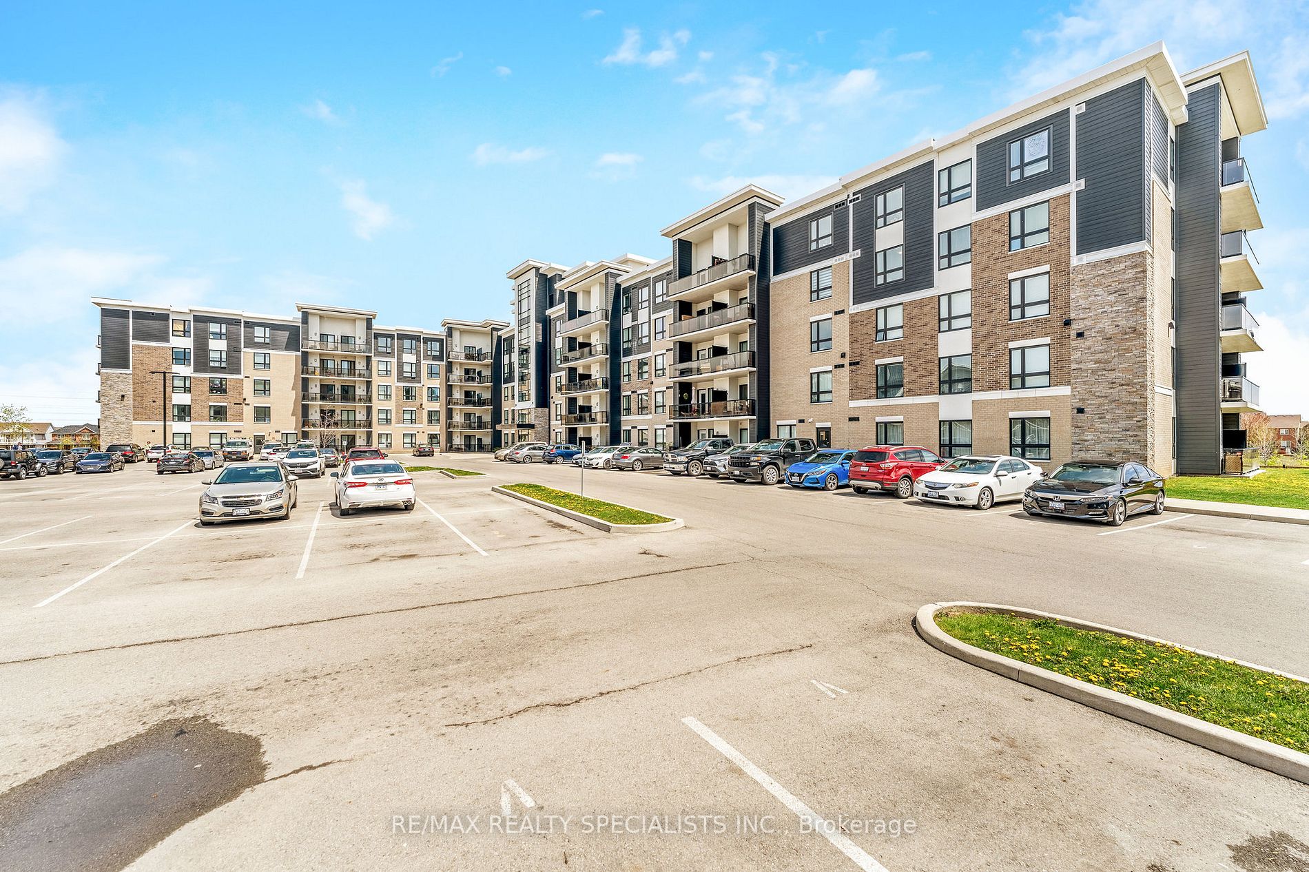 Listing W5968084 - Large Photo # 1