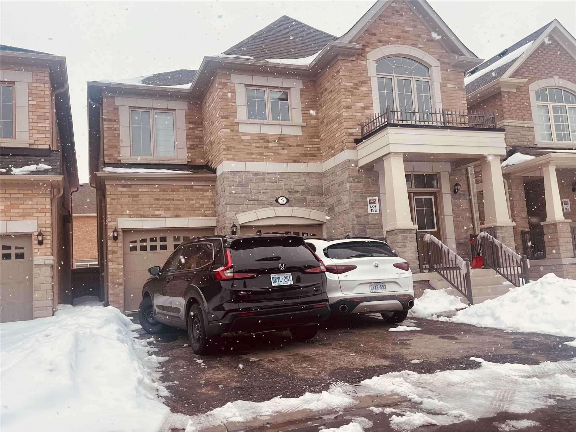 5 Farringdon Crescent