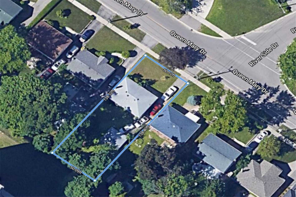 434 Queen Mary Dr, Oakville