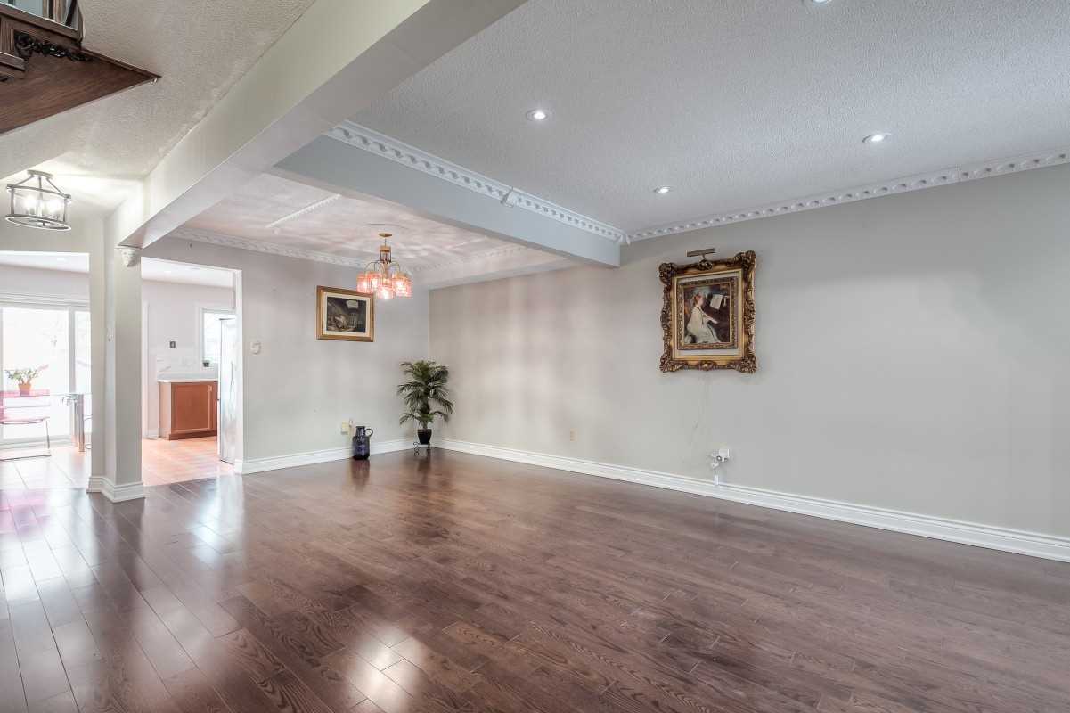 Listing W5969291 - Large Photo # 5