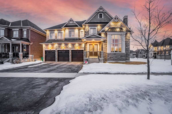 2 Herringbone Cres, Brampton