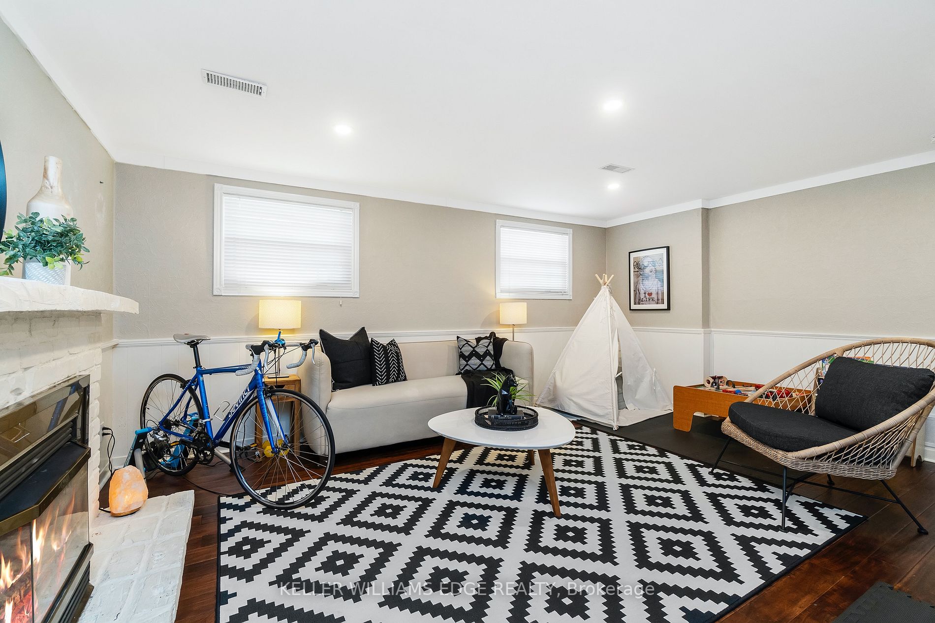 234 Juniper Ave