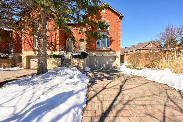 1100 Queen St W, Mississauga
