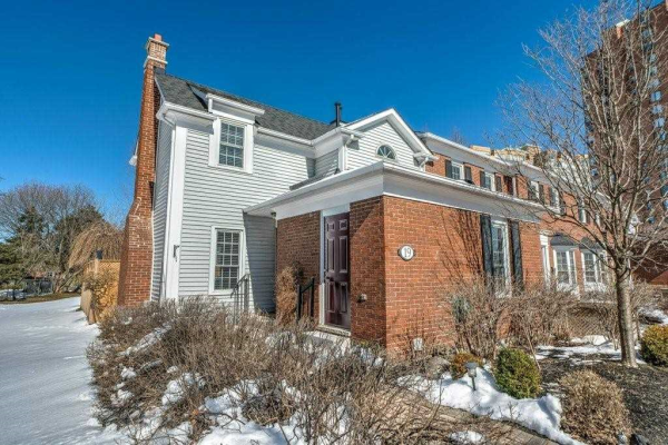1275 Maple Crossing Blvd, Burlington