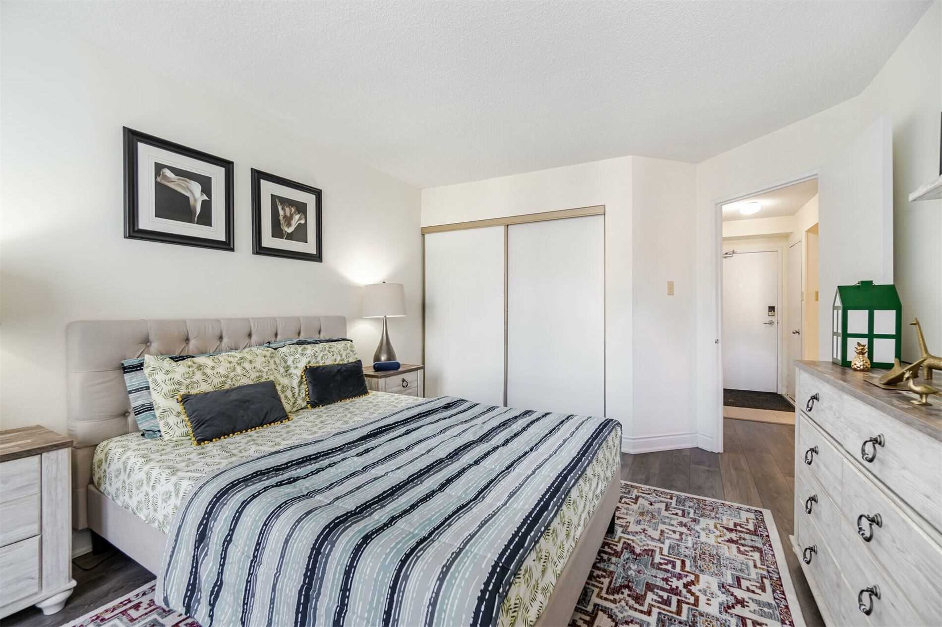 75 King St E, #407