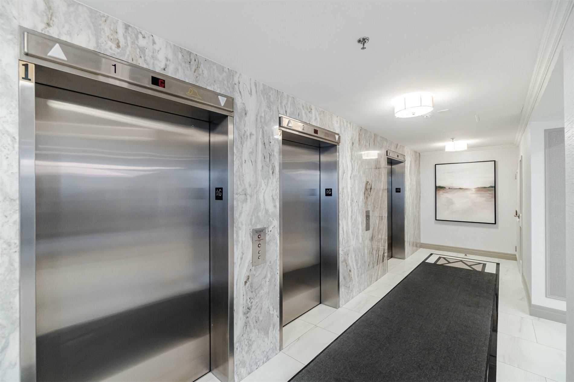 75 King St E, #407