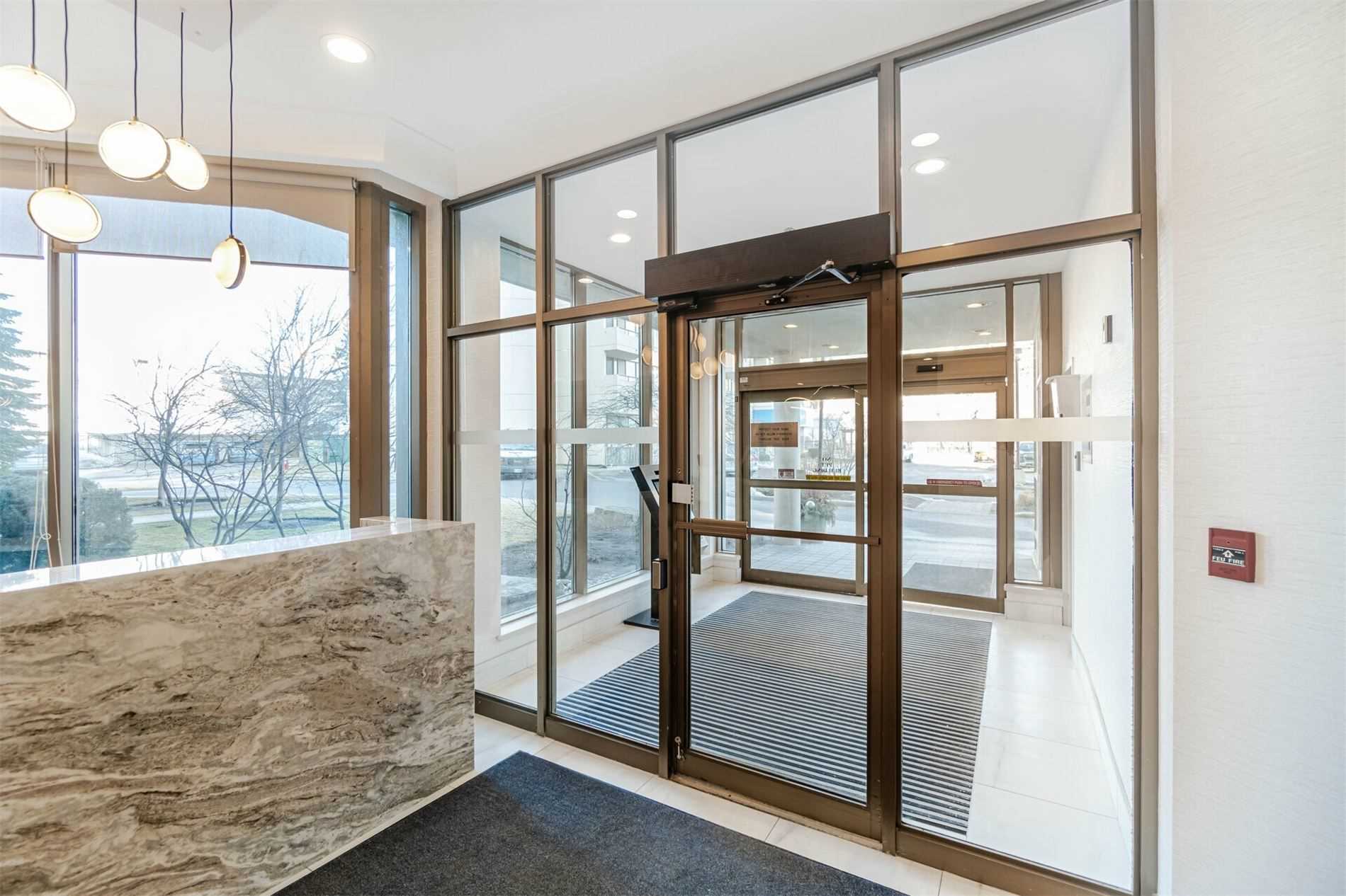 75 King St E, #407