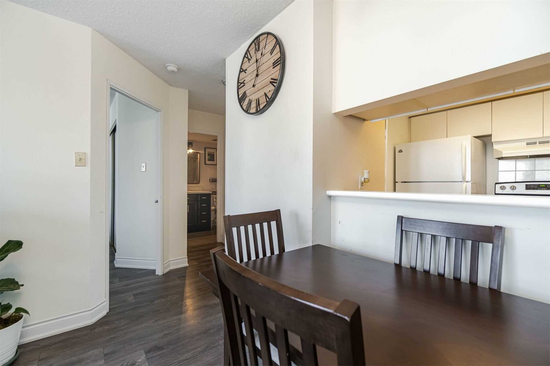 75 King St E, #407