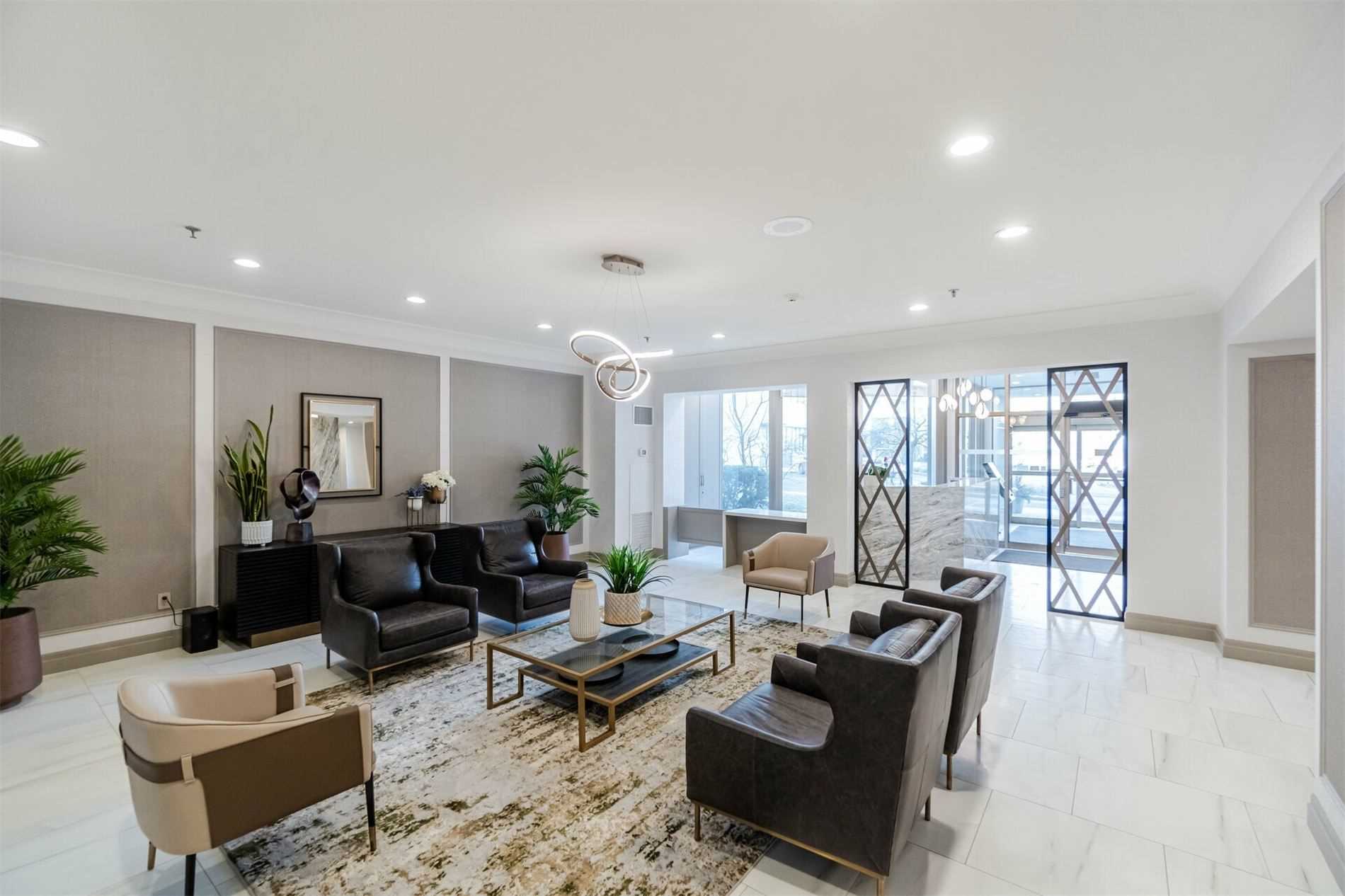 75 King St E, #407