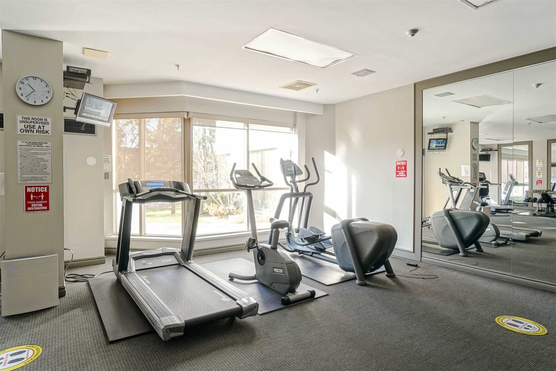 75 King St E, #407