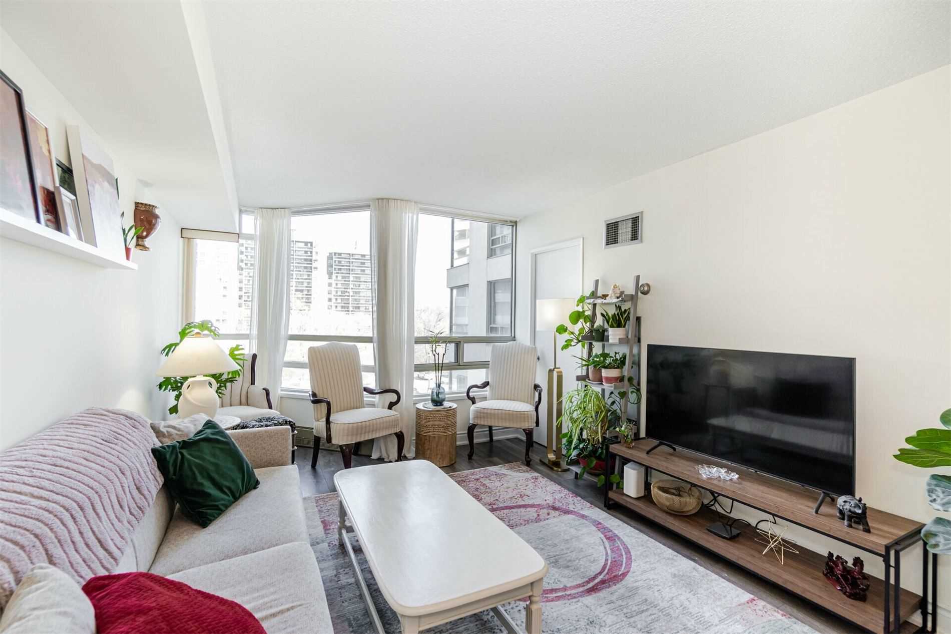 75 King St E, #407