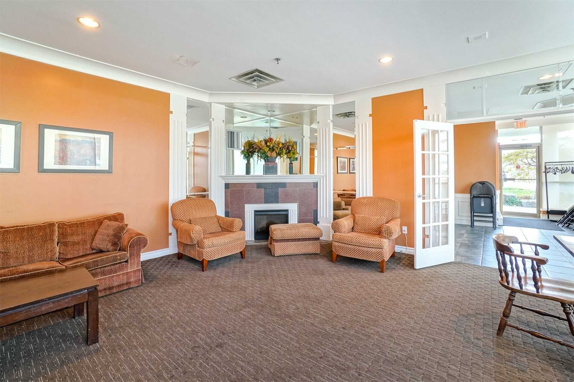 75 King St E, #407
