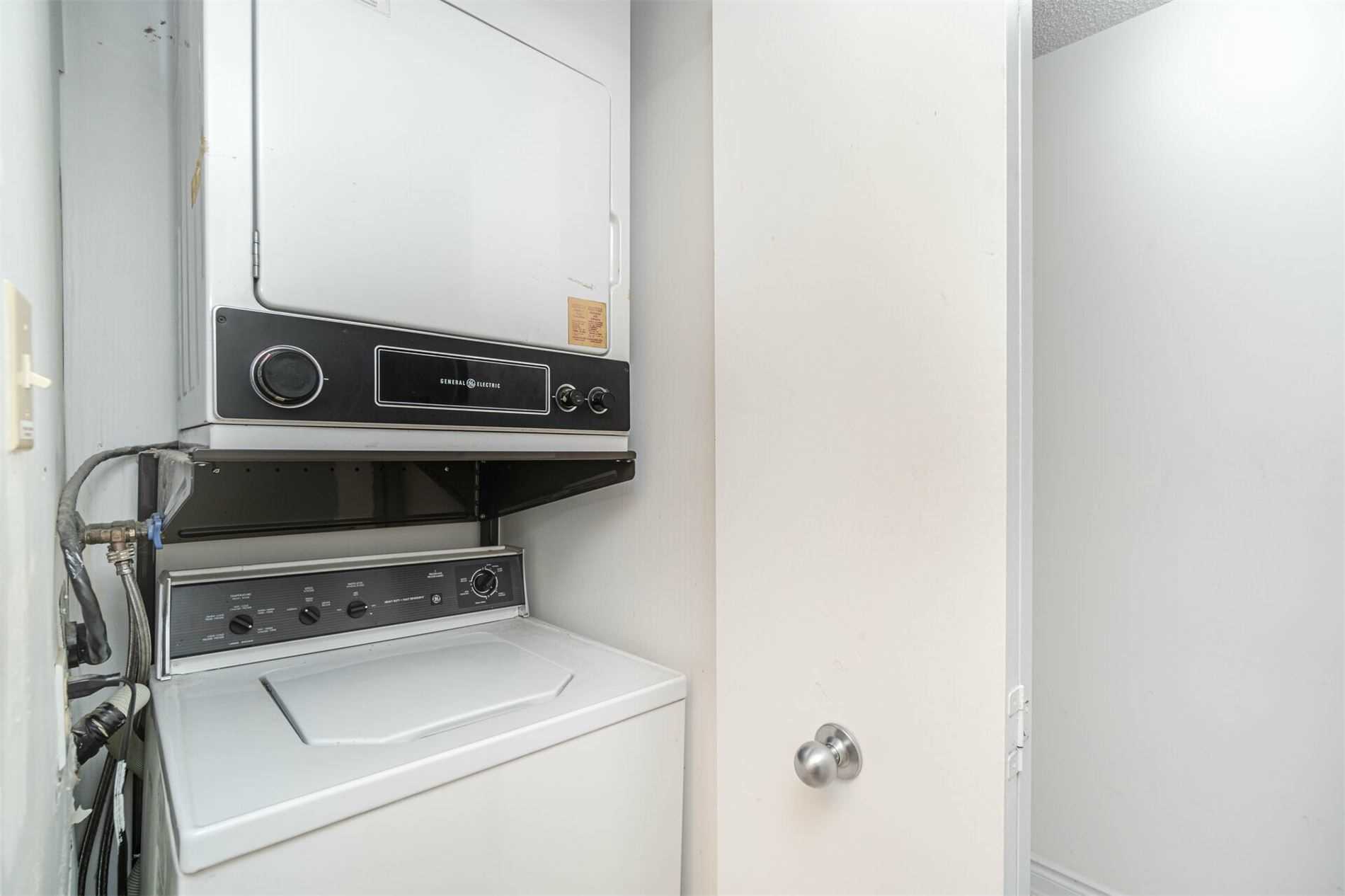 75 King St E, #407