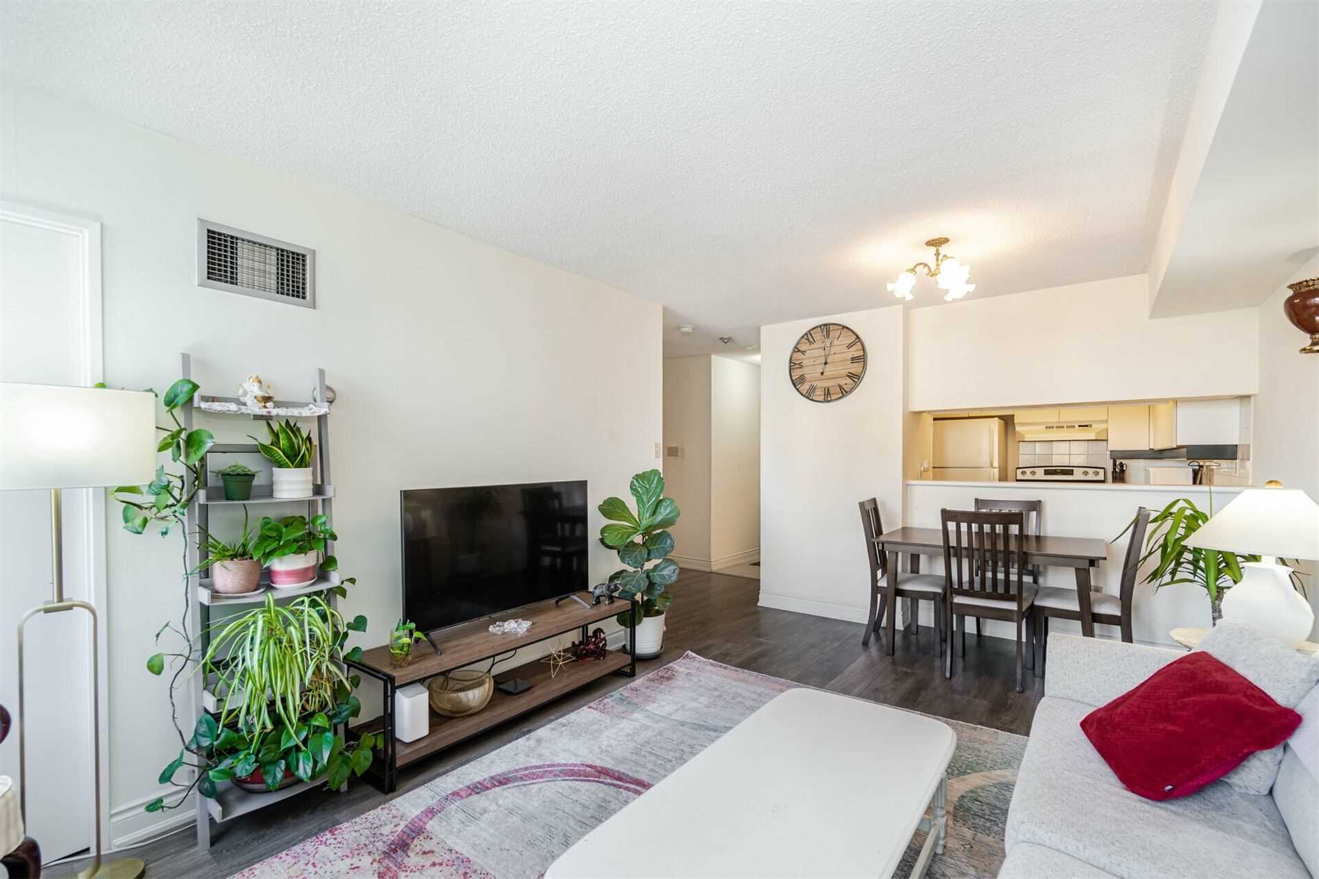 75 King St E, #407