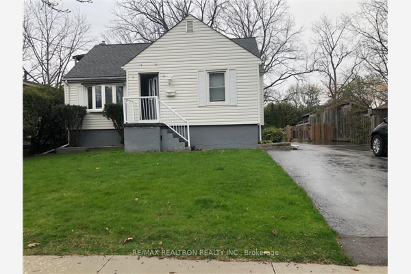 1211 Richmond Rd, Burlington