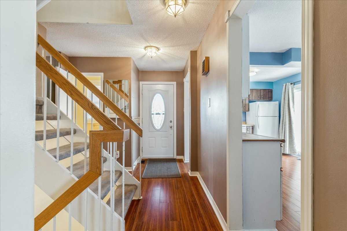 Listing W5970517 - Large Photo # 2