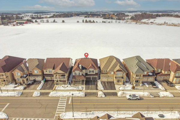 50 Bonnieglen Farm Blvd, Caledon
