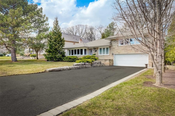 32 Anglesey Blvd, Toronto
