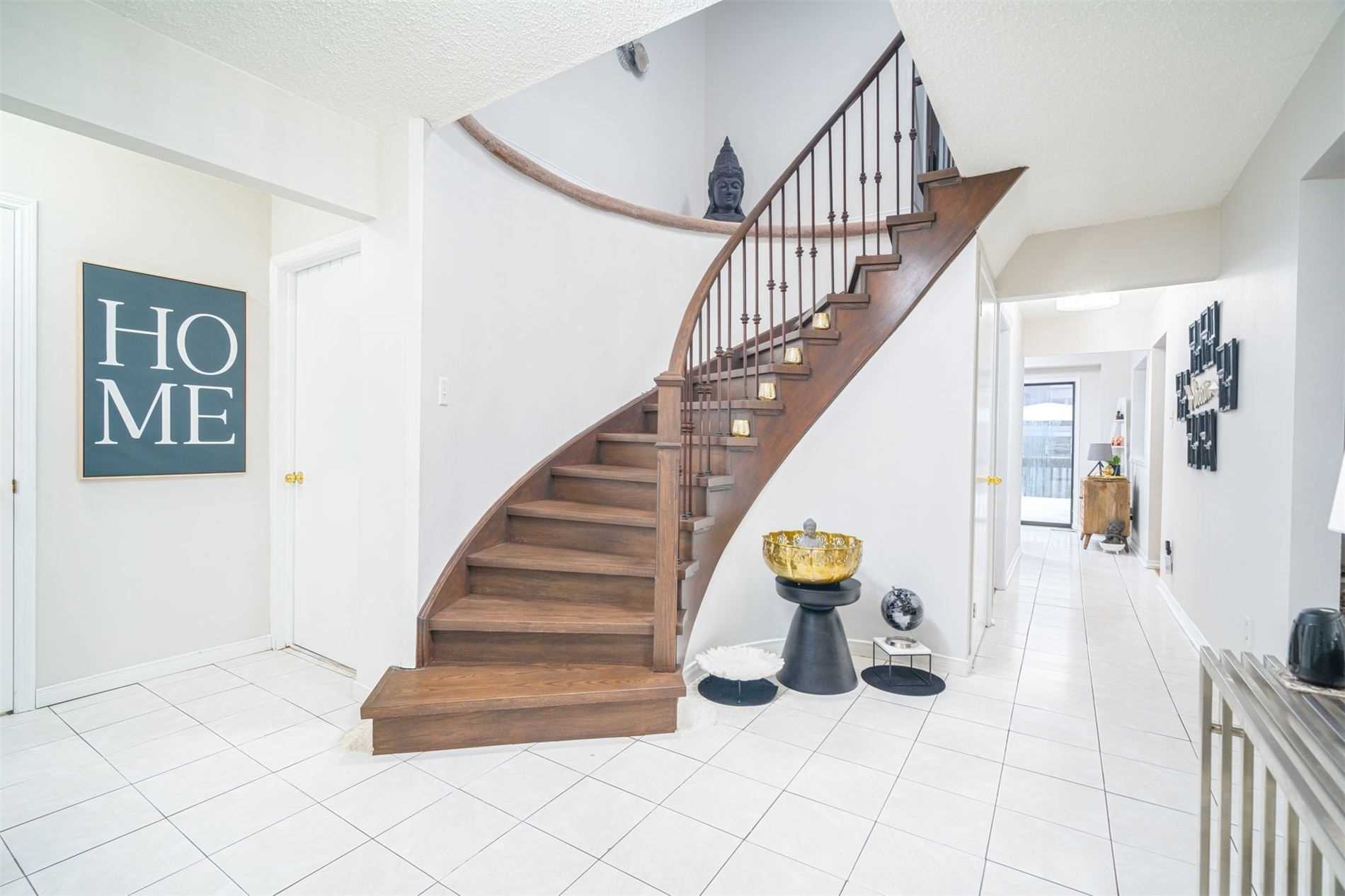 229 Vodden St W
