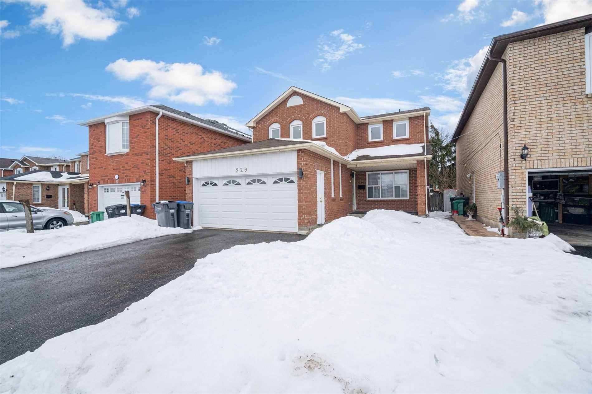 229 Vodden St W