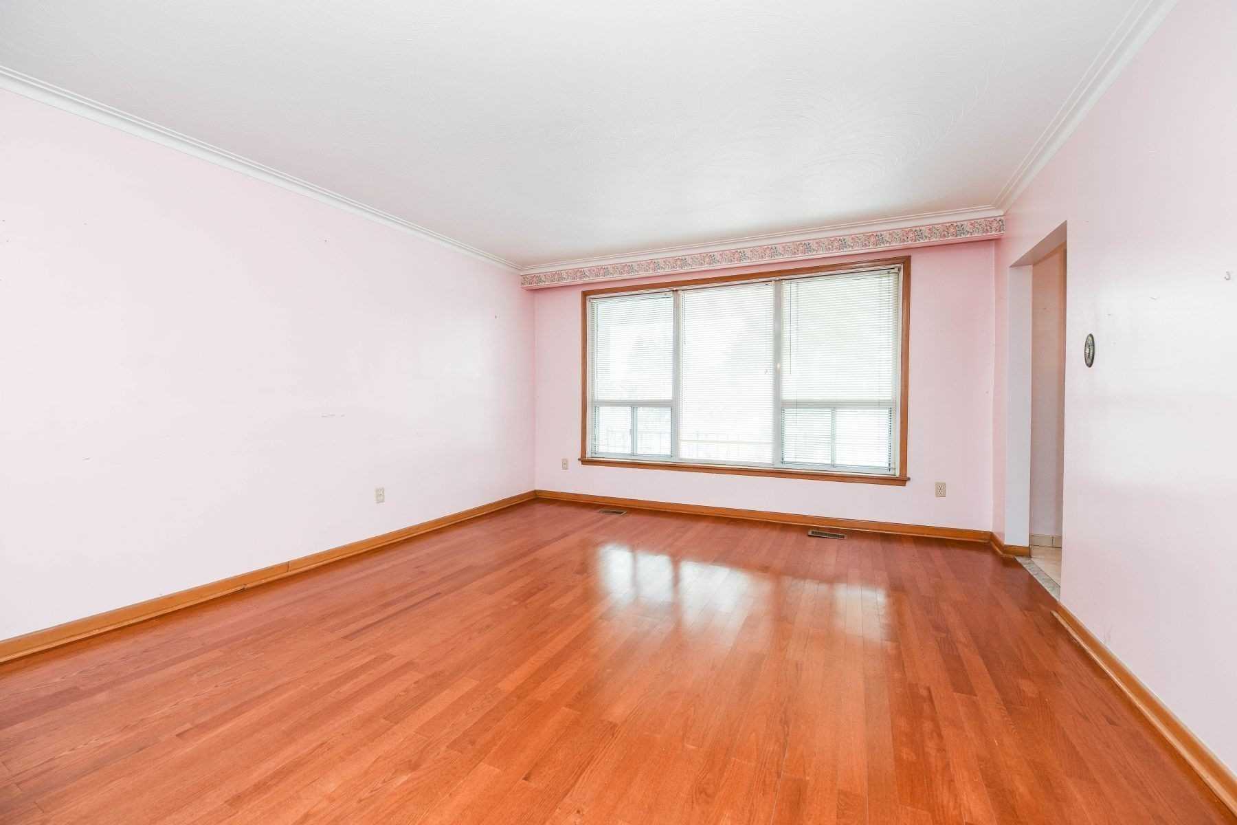 Listing W5971709 - Large Photo # 12