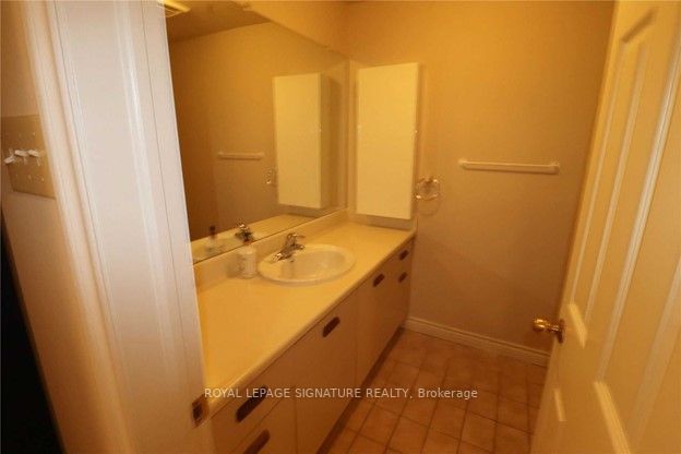 4599 Badminton Dr, #Lower