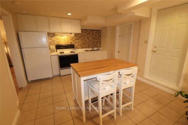 4599 Badminton Dr, #Lower