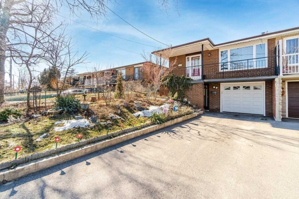 22 Seacliff Blvd, Toronto