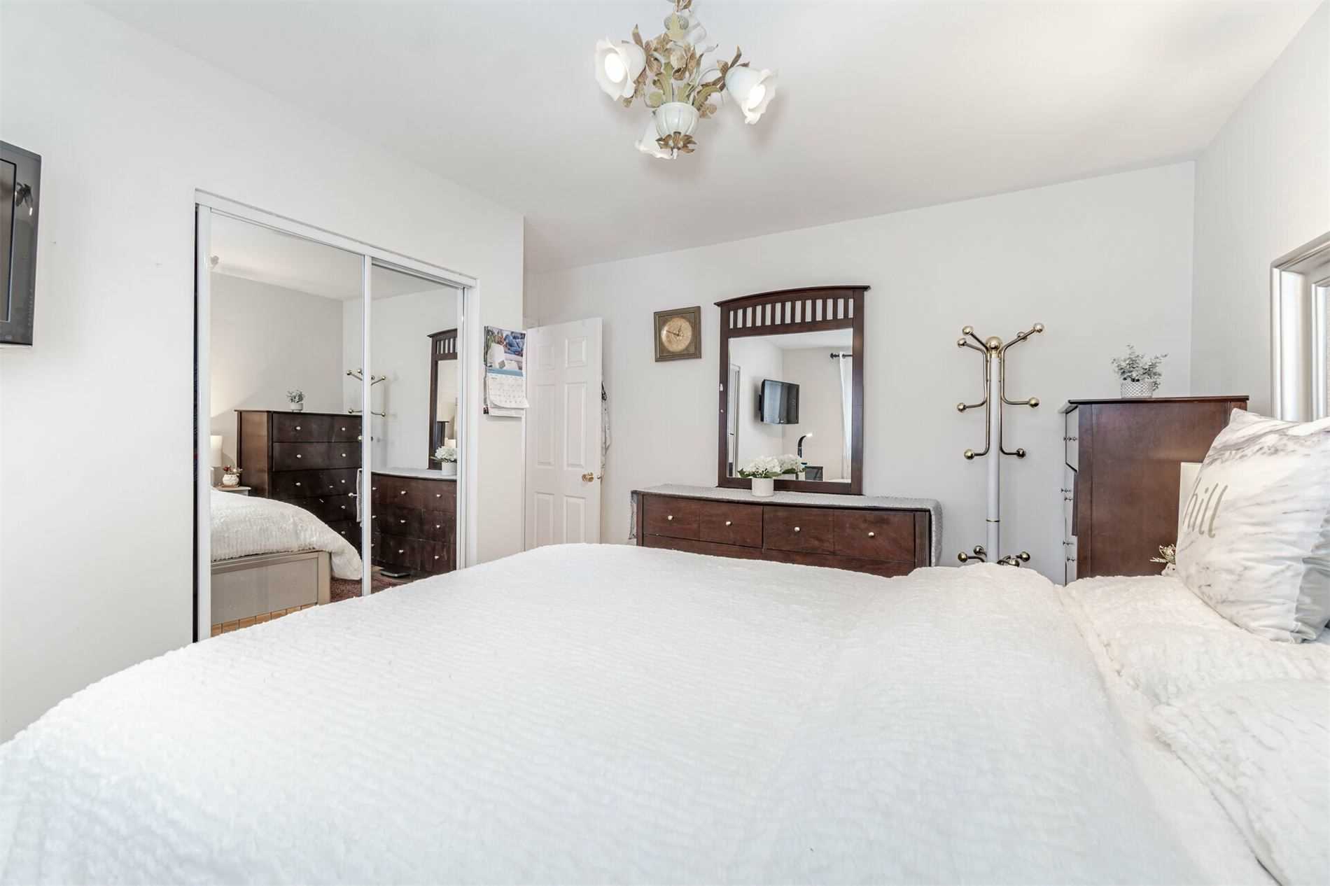 Listing W5972997 - Large Photo # 17