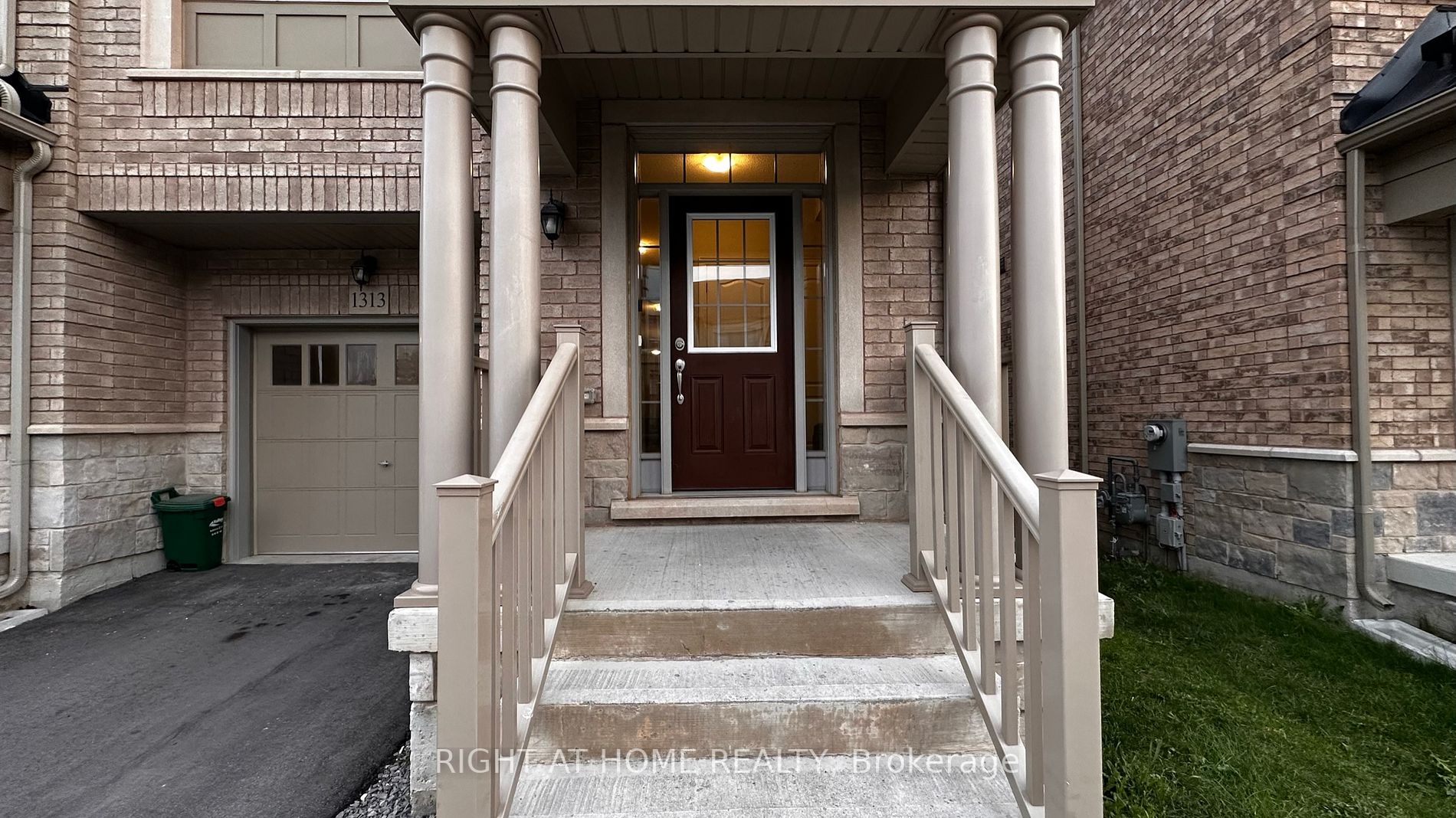 Listing W5973880 - Large Photo # 2