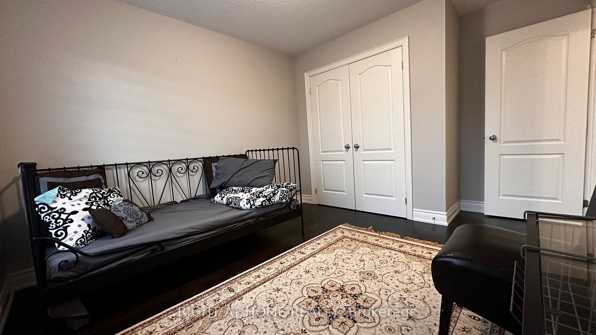 Listing W5973880 - Large Photo # 19
