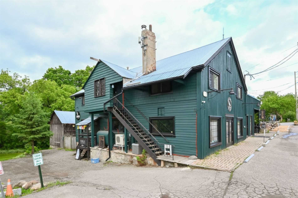 17277 Old Main St, Caledon