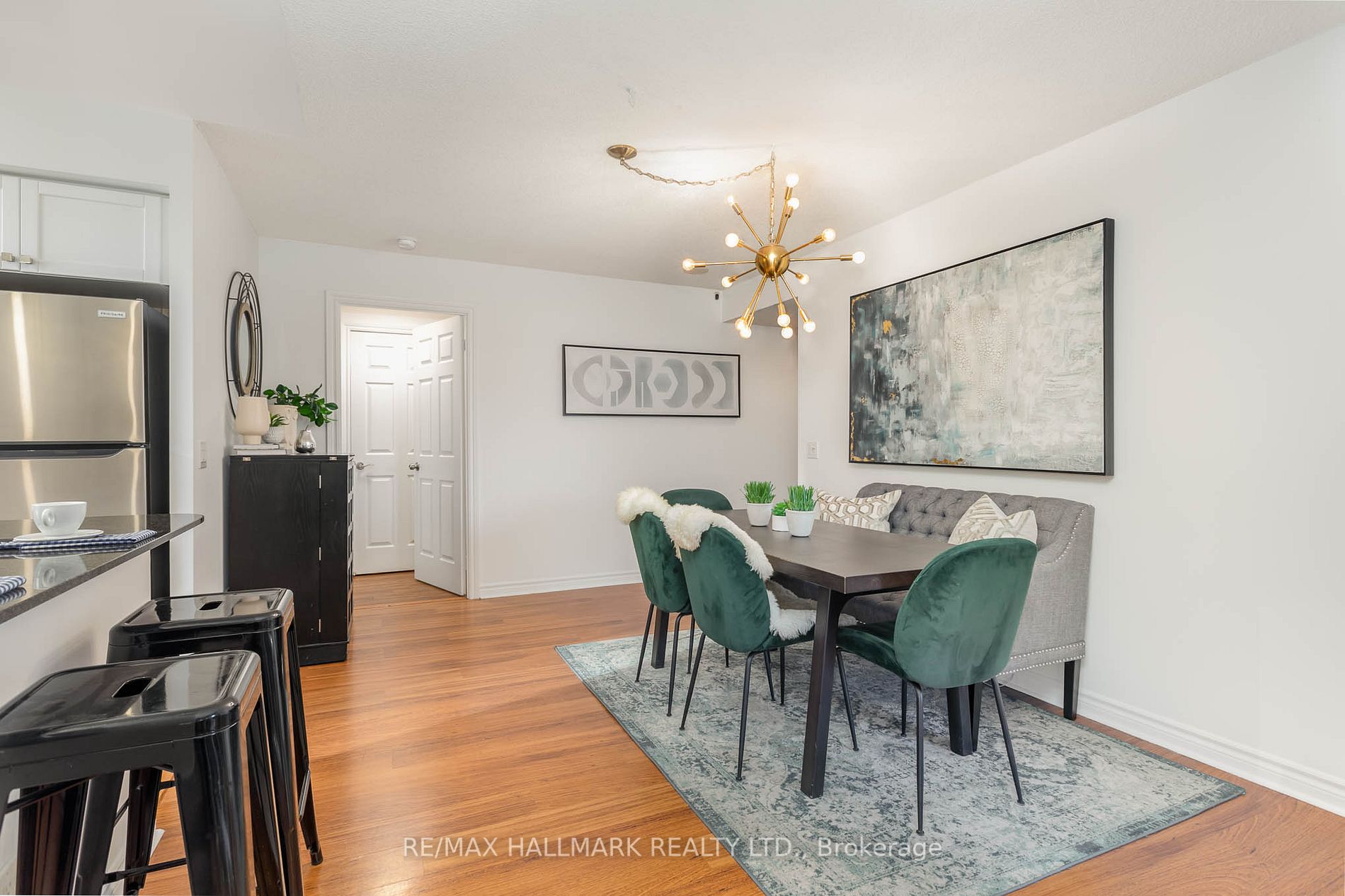 5233 Dundas St W, #720