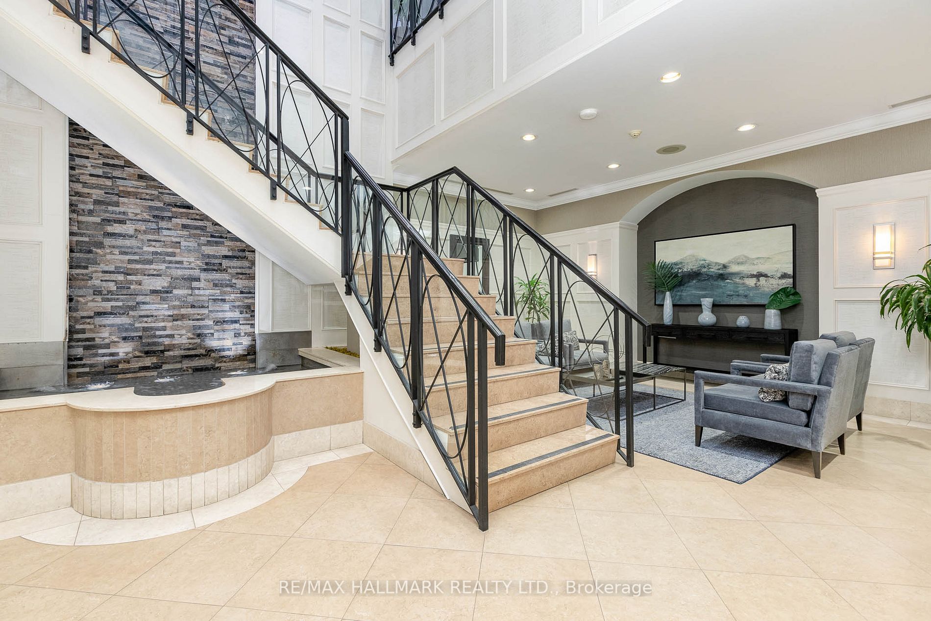 5233 Dundas St W, #720