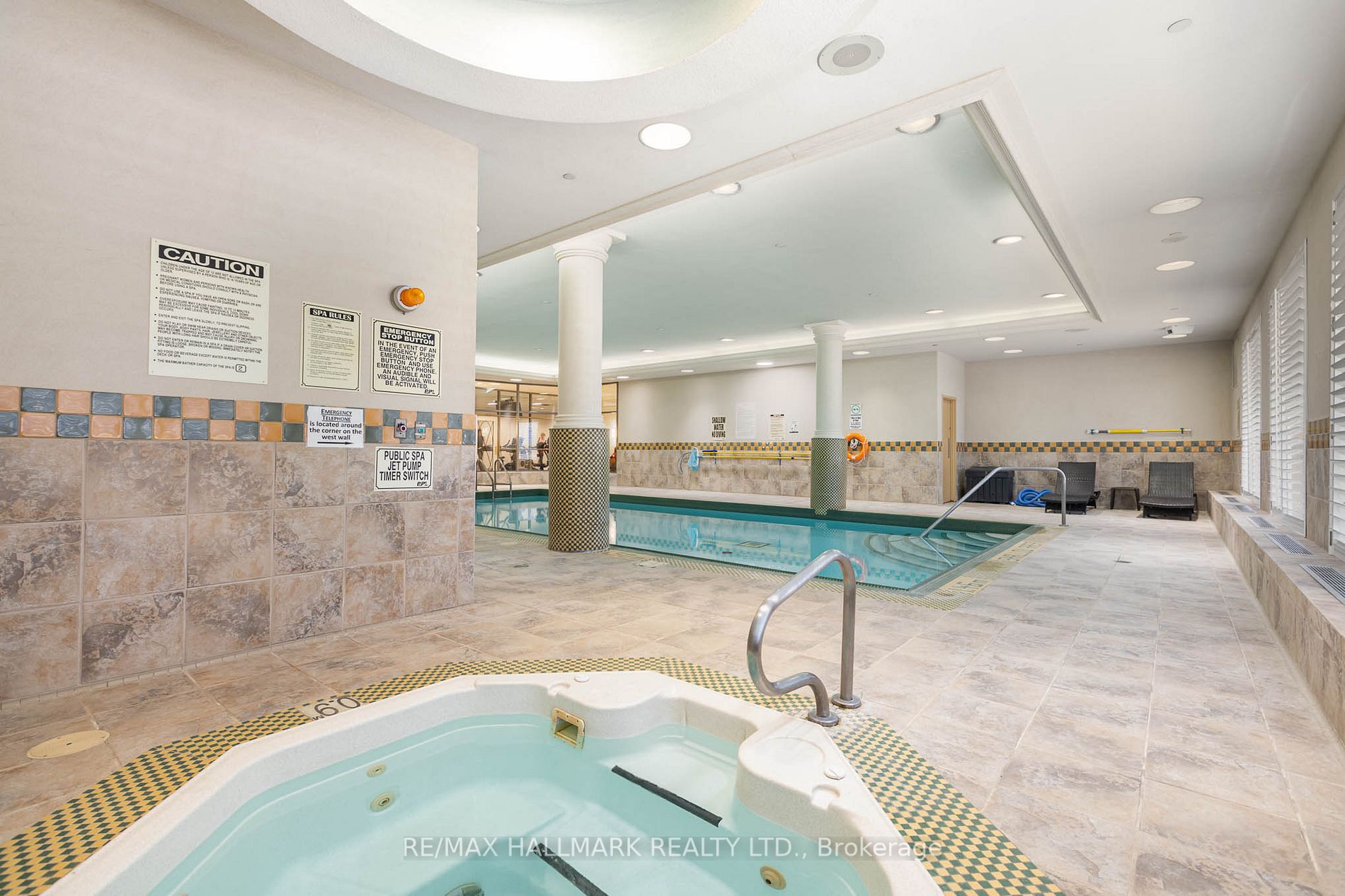 5233 Dundas St W, #720
