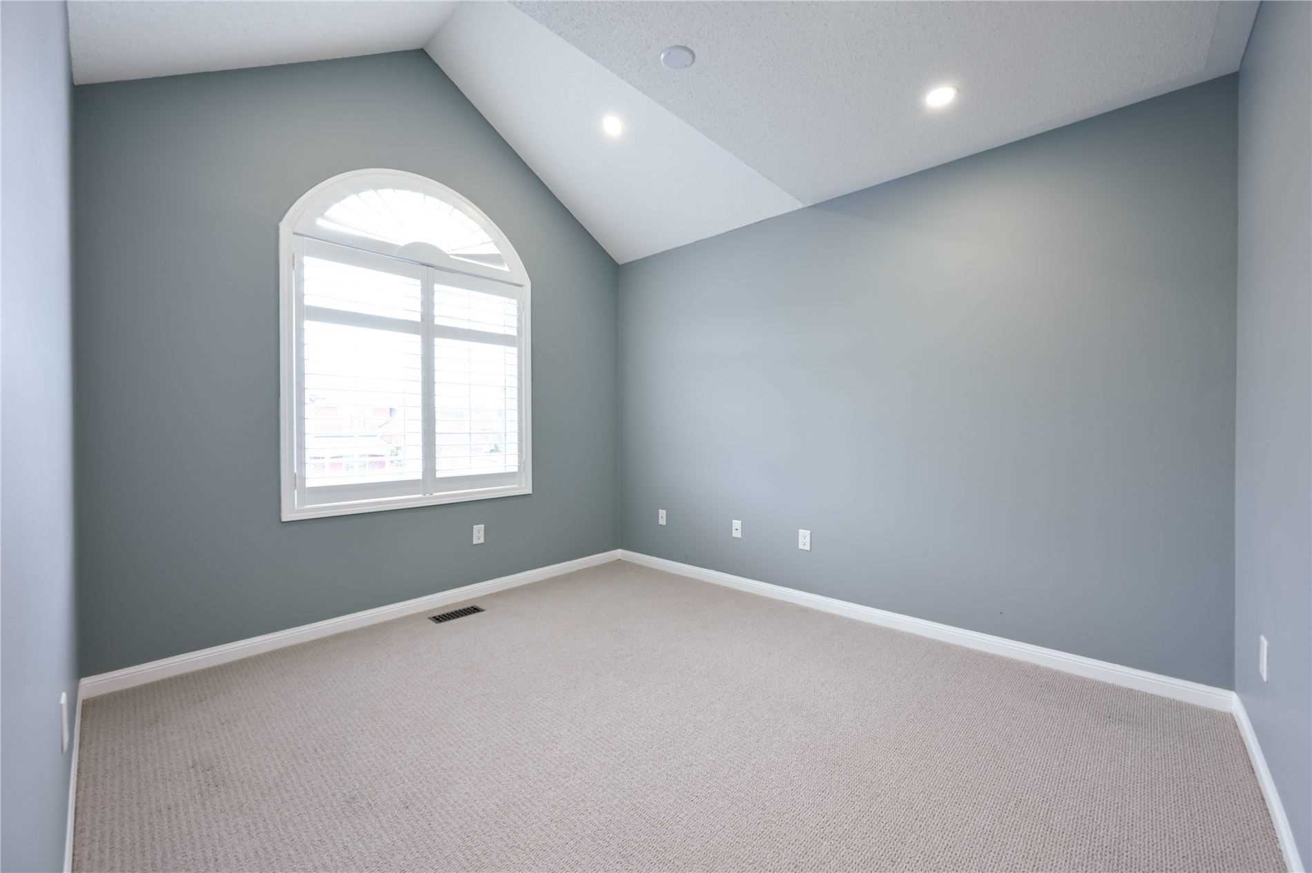 Listing W5973993 - Large Photo # 22