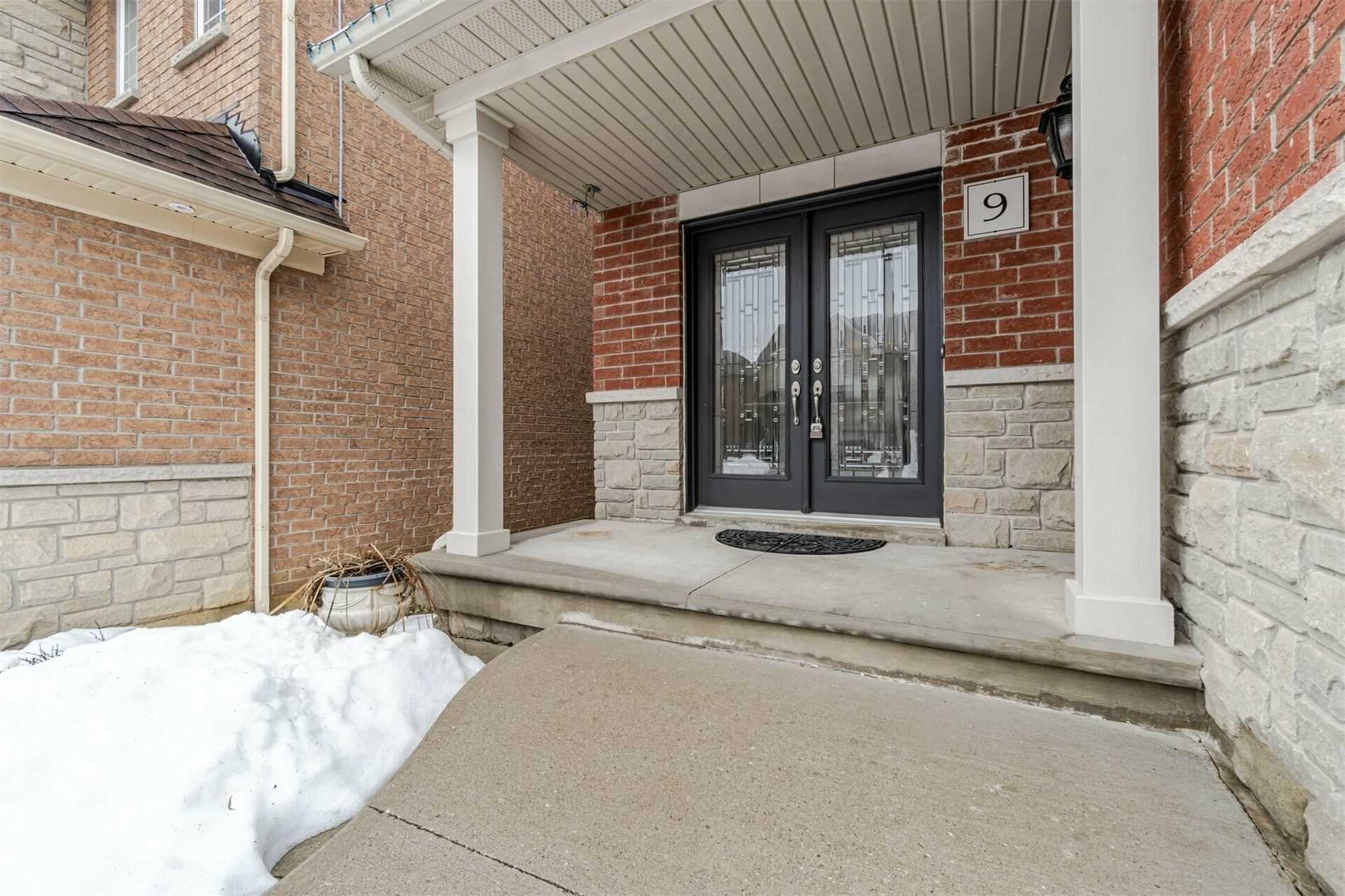 Listing W5974037 - Large Photo # 3