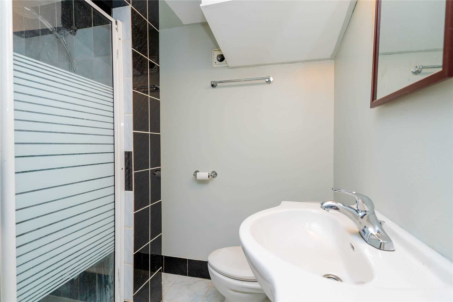 Listing W5974093 - Large Photo # 19