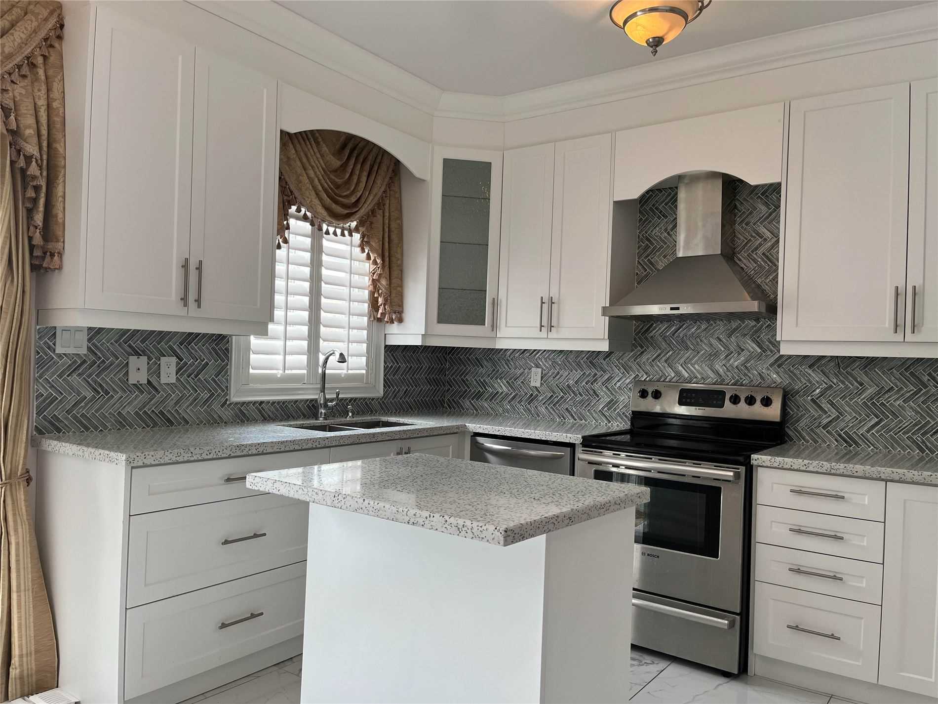 Listing W5974329 - Large Photo # 3
