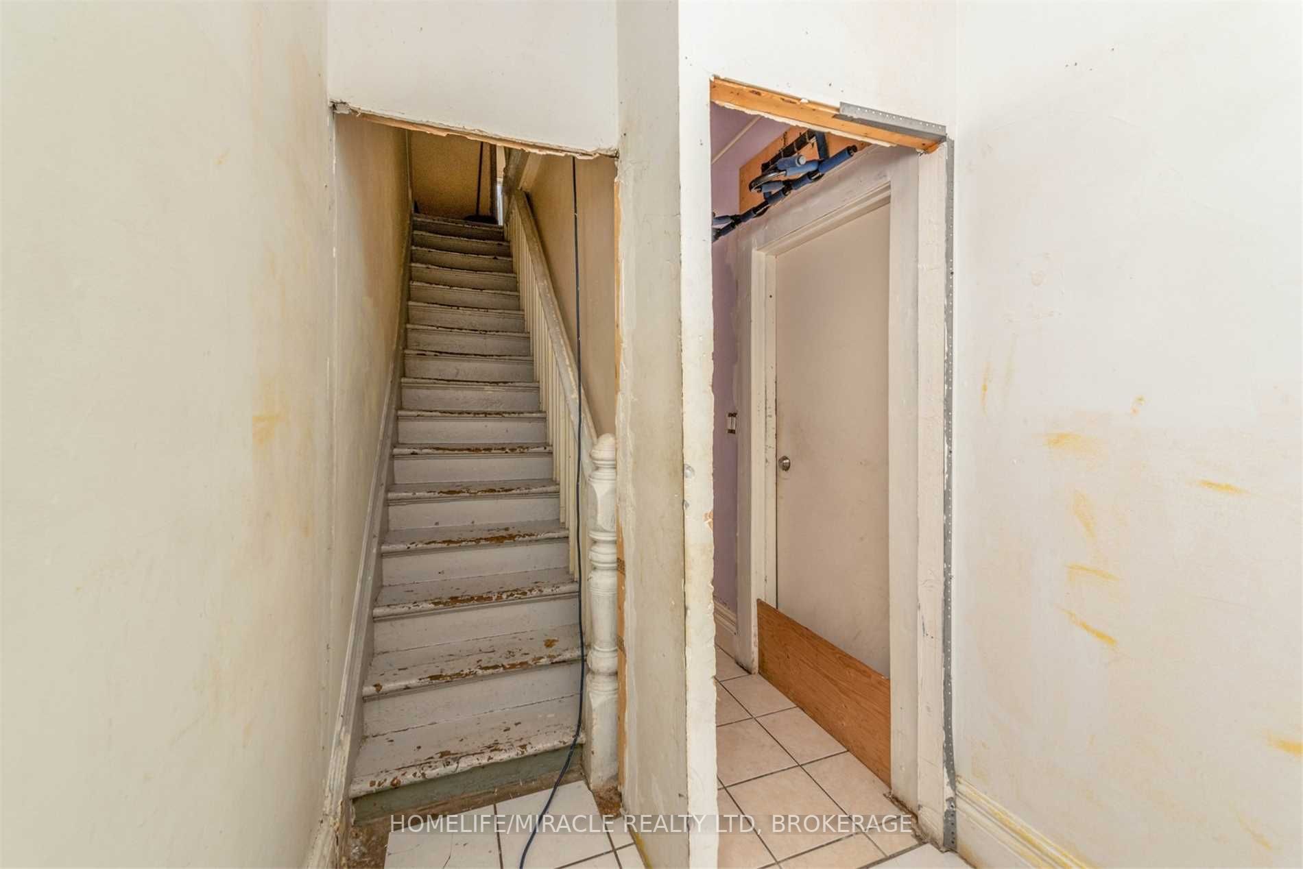 Listing W5974331 - Large Photo # 2