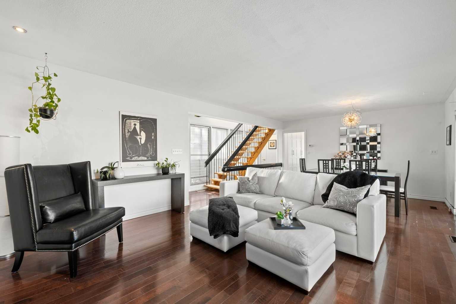Listing W5974399 - Large Photo # 4