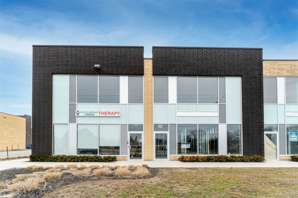 1235 Queens Way E, Mississauga