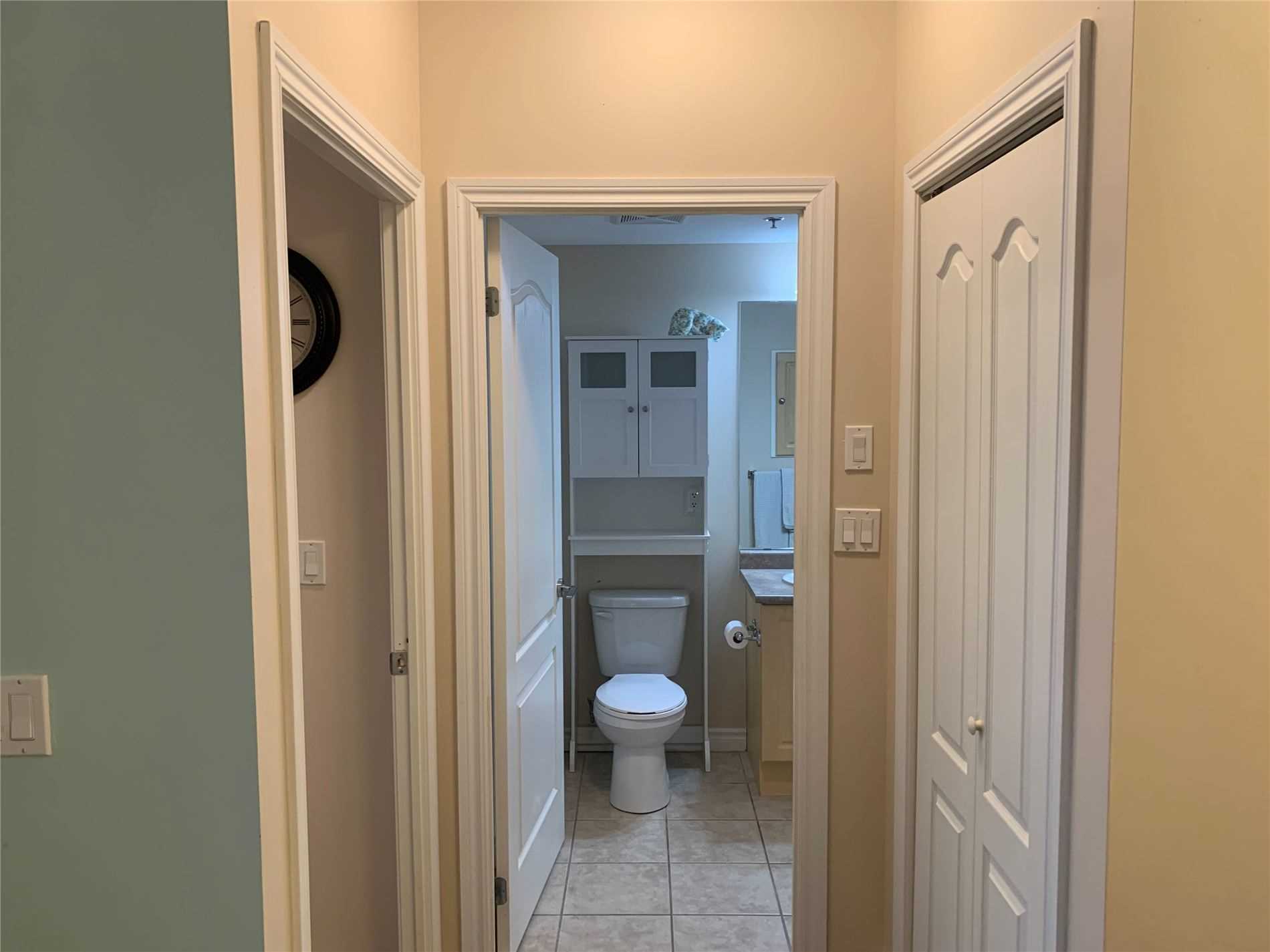 810 Scollard Crt, #1003